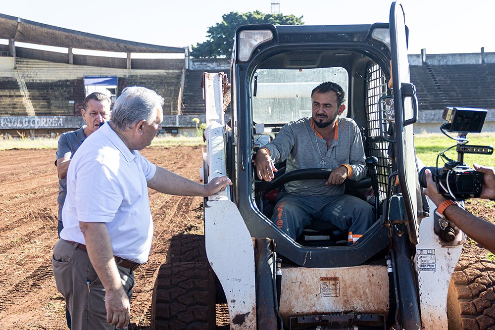 Morenão inicia nova fase de revitalização com troca do gramado e melhorias na estrutura