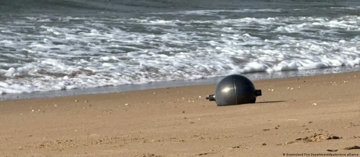 Esferas metálicas encontradas em praia da Austrália são investigadas como lixo espacial