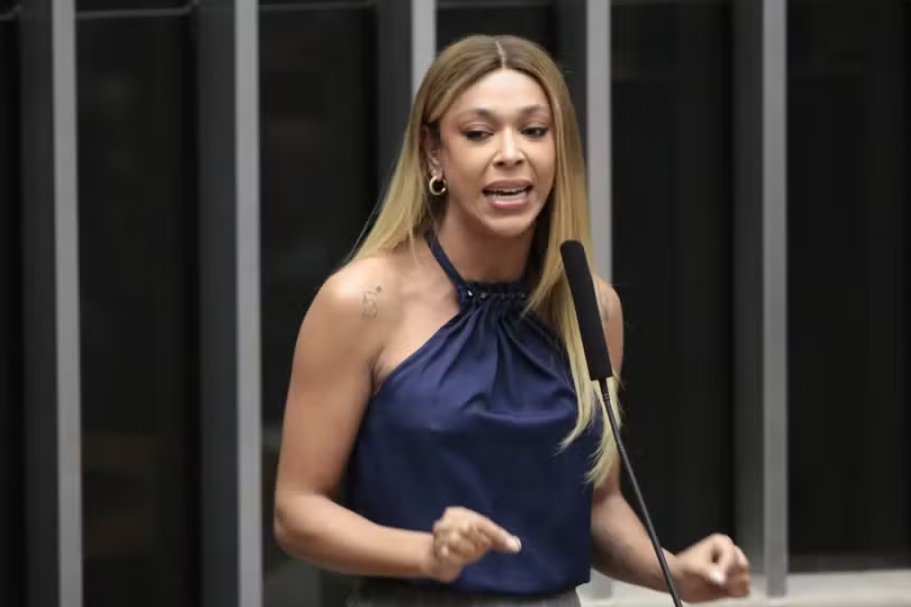 Adriane Lopes processa Erika Hilton e pede retirada de publicações sobre gestão de Campo Grande