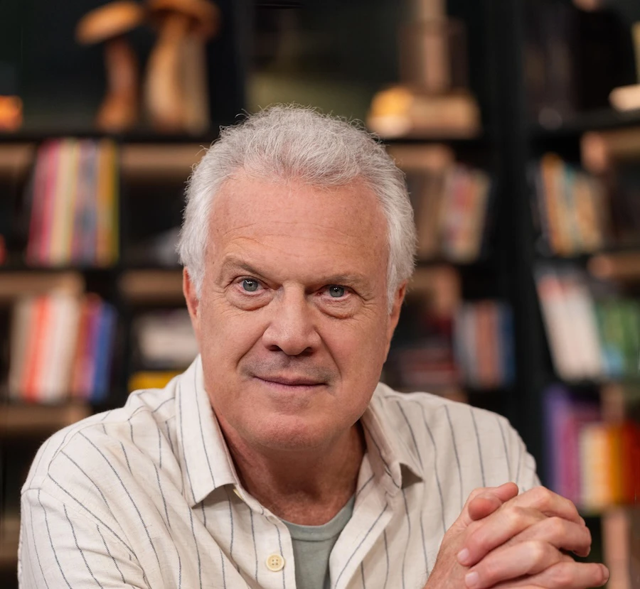Ainda dá tempo: Pedro Bial, Jorge Vercillo e grandes nomes da literatura movimentam a FLIB neste sábado em Bonito