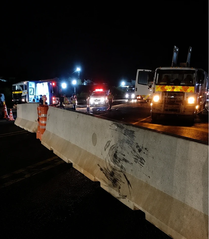 Motociclista bate em barreira de obra e fica gravemente ferido na BR-163
