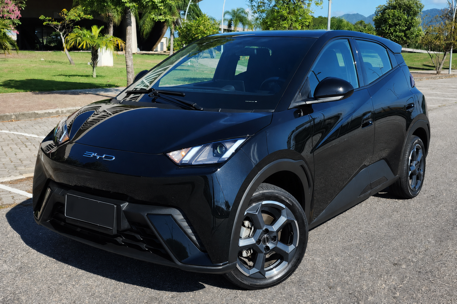 Carros elétricos usados ficam mais acessíveis e BYD lidera entre os modelos mais baratos