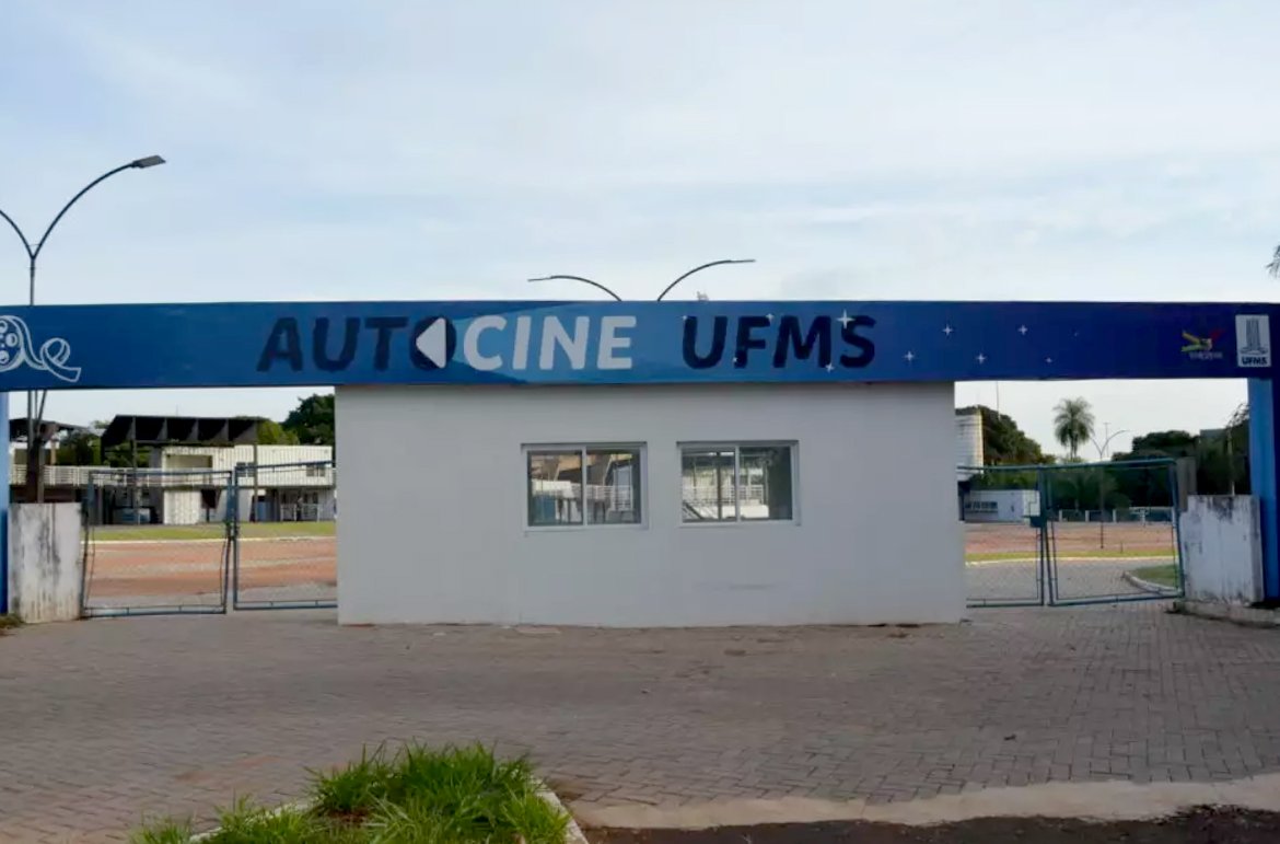 Arraiá UFMS transforma o Autocine em vila sertaneja nos dias 31 e 1º