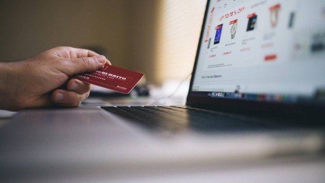 E-commerce brasileiro sofre uma tentativa de fraude a cada 21 segundos, diz Serasa