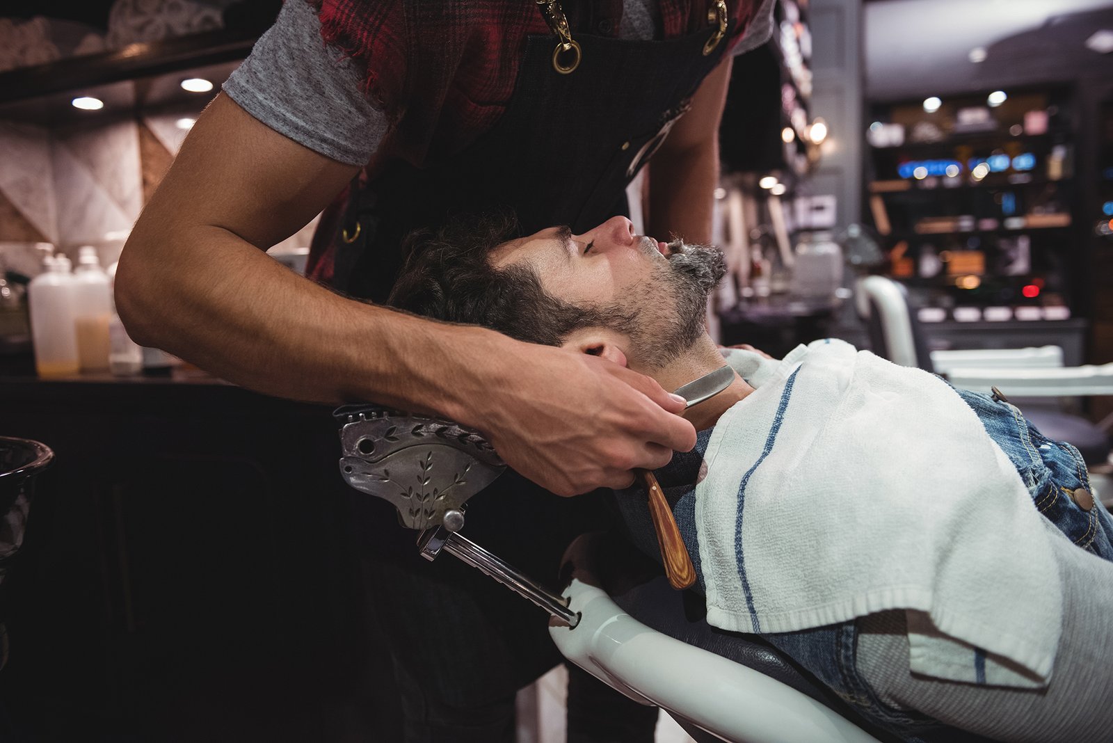 Dia dos Pais: pesquisa encontra variação de até 400% em serviços de barbearia