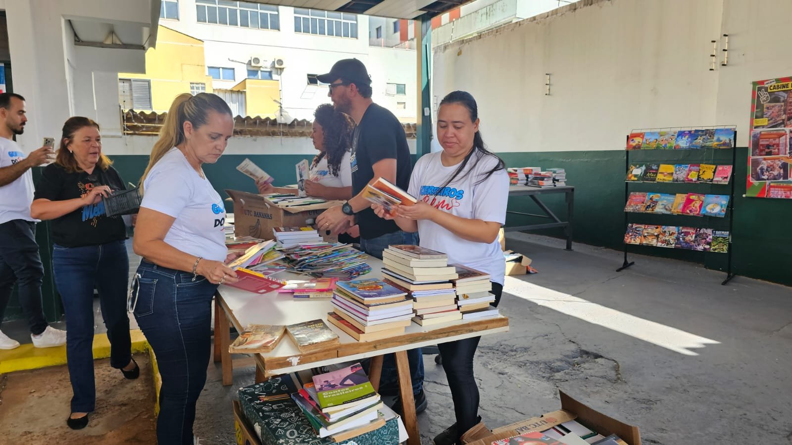 Começou hoje e já surpreendeu: Gibiteca recebe 4 mil livros em 30 minutos