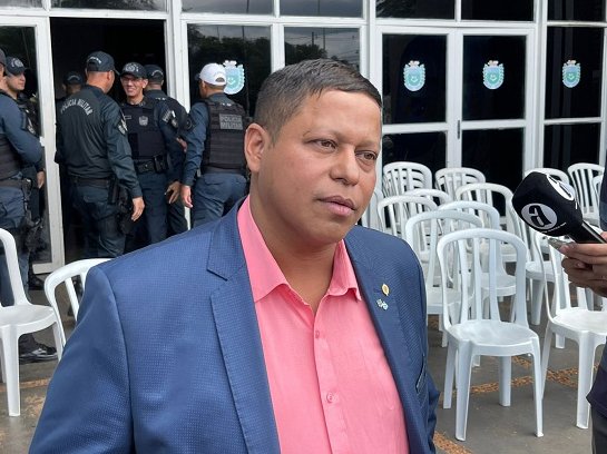 Na política, vale tudo mesmo?
