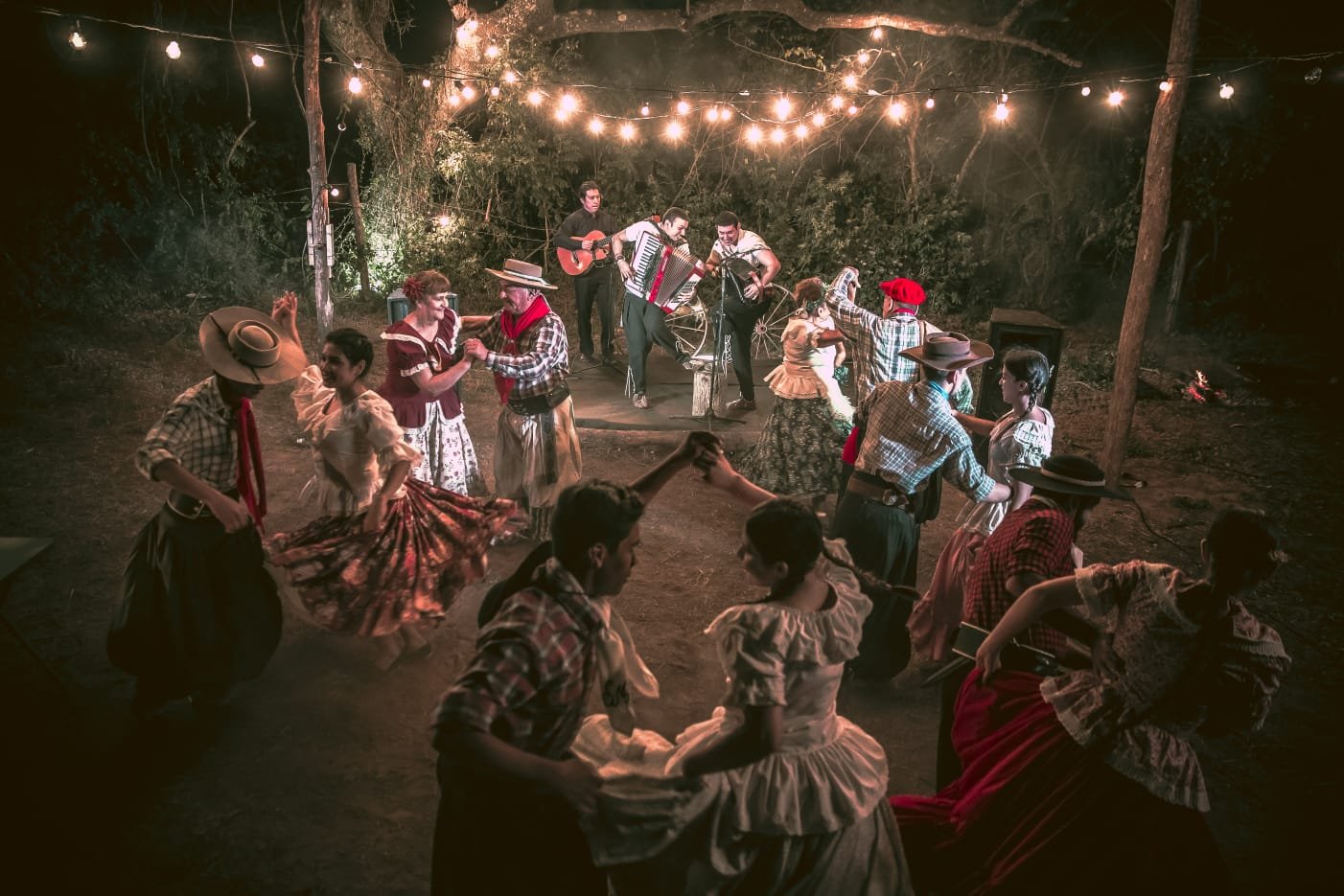 Chamamé atravessa fronteiras e reúne culturas em quatro dias de festival