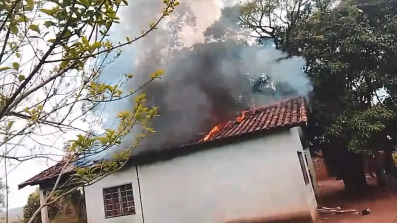 Incêndio em aldeia de Tacuru leva Gleice Jane a cobrar investigação
