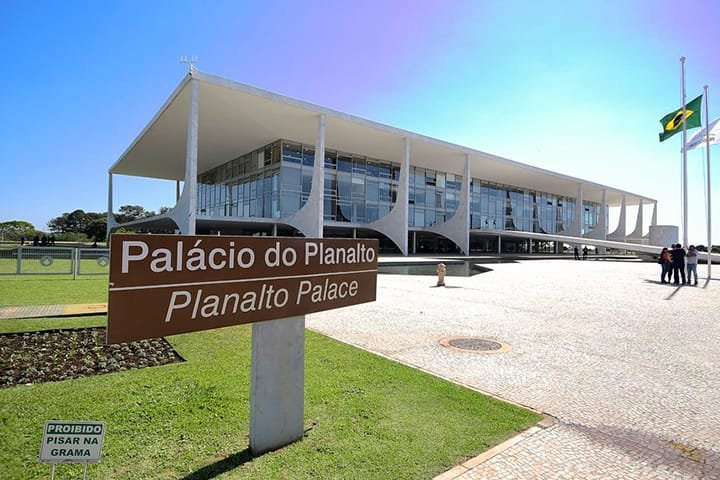Presidente sanciona lei que facilita acesso a crédito para pequenos negócios