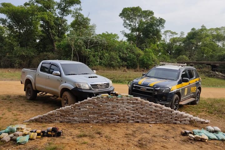 PRF apreende 217 kg de cocaína e 40 kg de skunk em Rio Negro