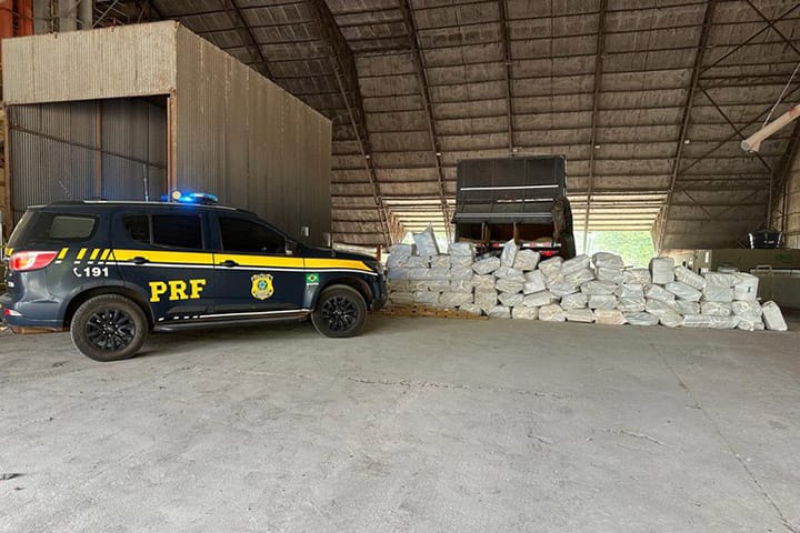 PRF apreende 1,9 tonelada de maconha em Campo Grande
