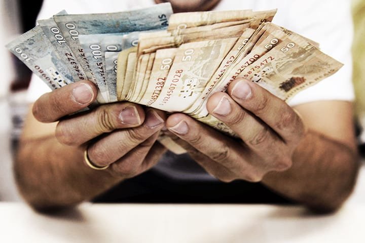 Falsas promessas de cura levam pastor a ser denunciado por estelionato religioso