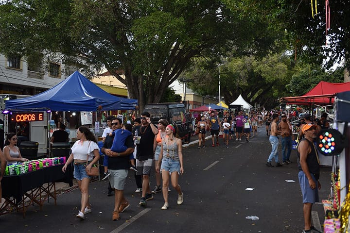 Prefeitura da capital seleciona vendedores ambulantes para o Carnaval 2025