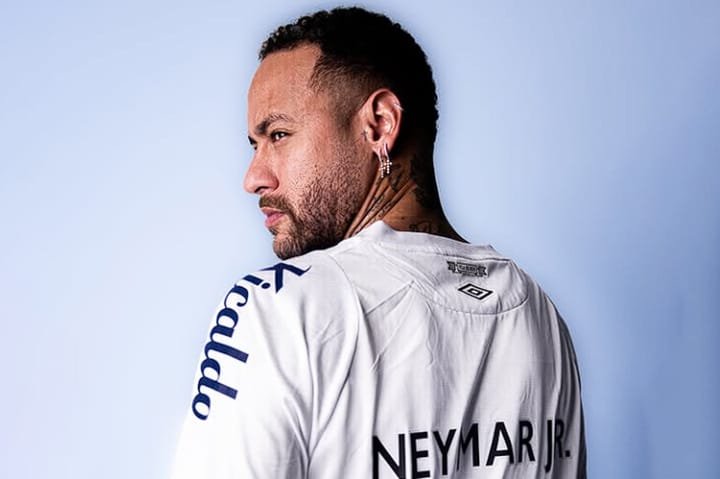 Neymar retorna ao Santos para "voltar a ser feliz" e busca vaga na seleção