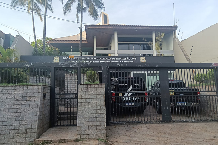 Tutor é preso após cachorro morrer amarrado sob o sol em Campo Grande