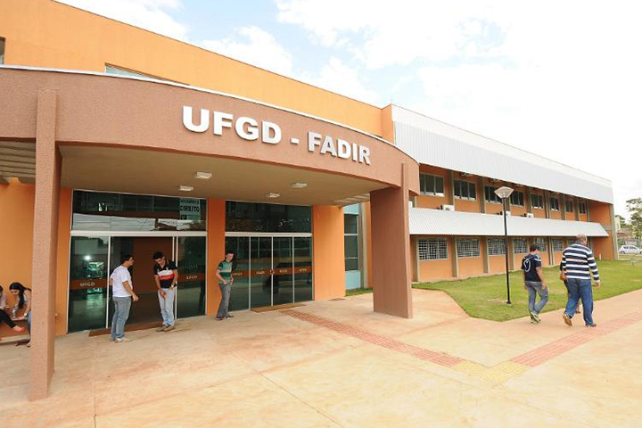 UFGD oferece 600 vagas em curso gratuito para educadores