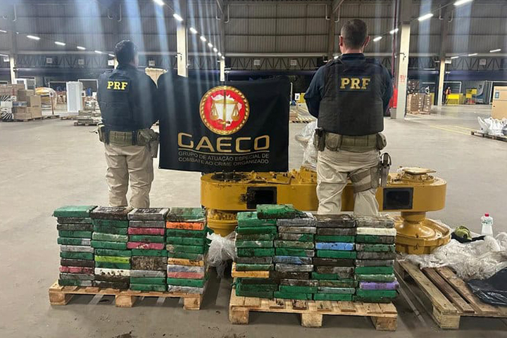 Caminhão com peça agrícola escondia 100 kg de cocaína em Campo Grande