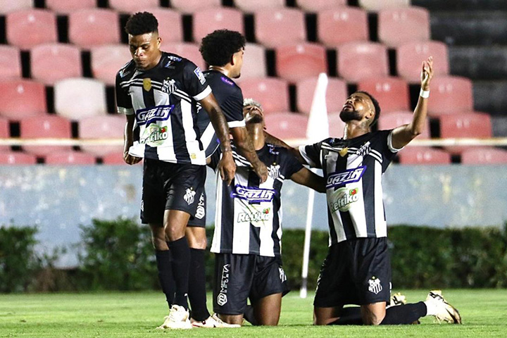 Operário vence de virada o Uberlândia e conquista primeira vitória na Série D
