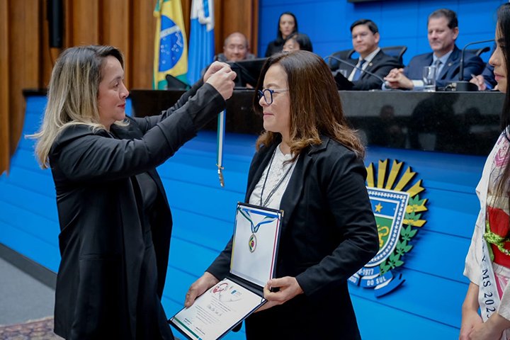 Lia Nogueira homenageia nipo-brasileiros por contribuição à cultura e ao desenvolvimento de MS