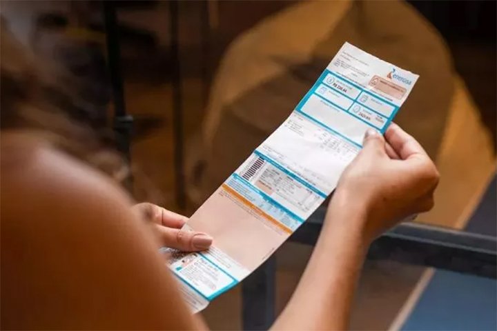 Contas de luz permanecem com bandeira vermelha em julho