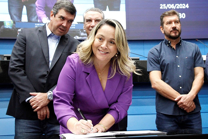 Lia Nogueira destina R$ 1,24 milhão em emendas para saúde em 12 municípios