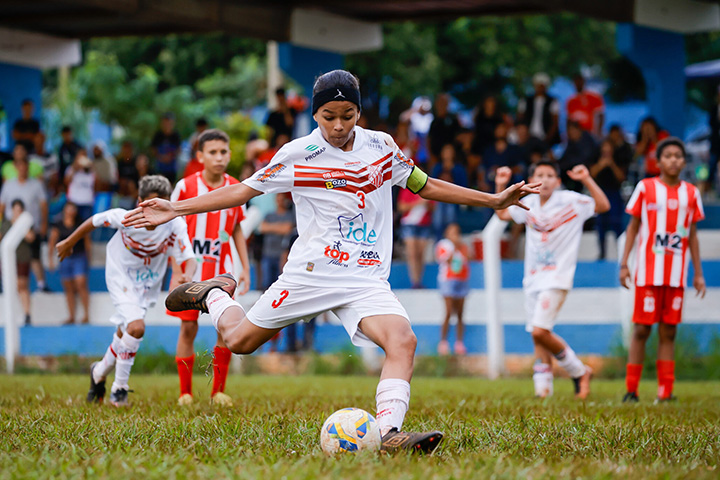 Jovem promessa do Comercial faz teste no Athletico Paranaense