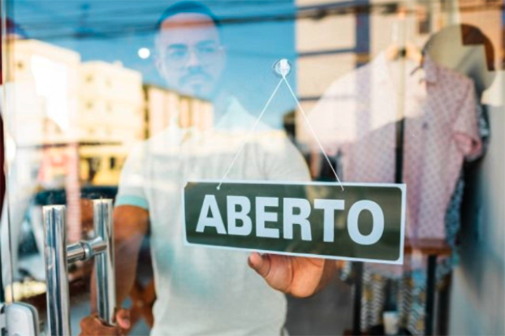 Nova regra muda o trabalho em feriados no comércio a partir de julho