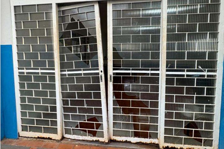 Abrigos em Campo Grande viram armadilhas: sem portas, infestados e sem acessibilidade