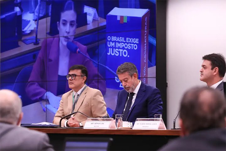 Isenção do IR para quem ganha até R$ 5 mil avança na Câmara e vai a plenário em agosto