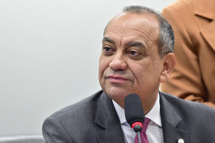 Projeto que obriga planos a cobrirem tratamento completo de saúde mental avança no Congresso
