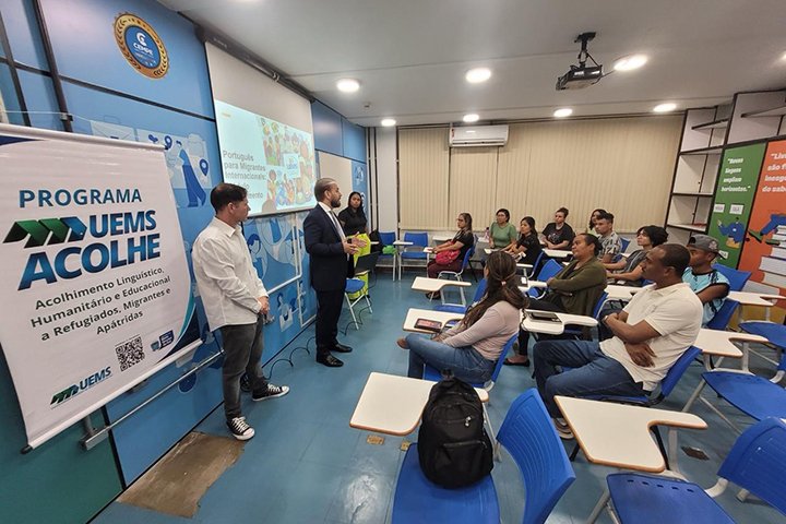 UEMS entrega certificados a migrantes e voluntários em programa pioneiro de acolhimento linguístico