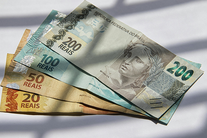 STJ decide que abono de permanência deve ser incluído no 13º salário e nas férias