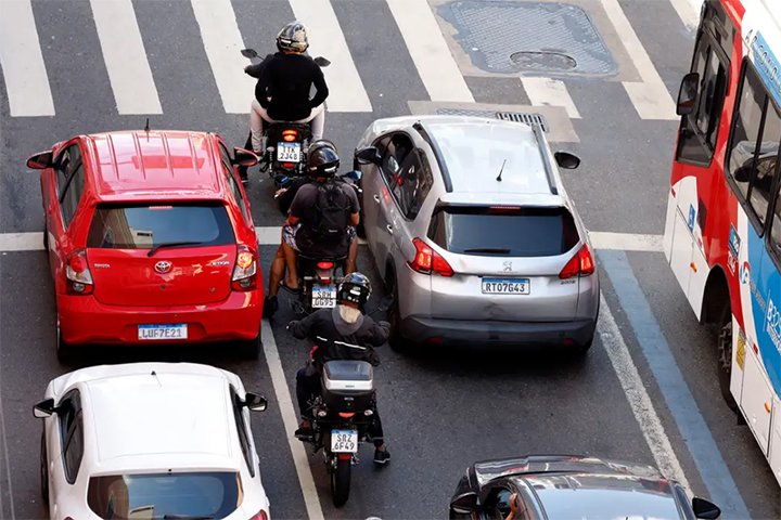 Emergências com motociclistas sobrecarregam o SUS e adiam cirurgias complexas