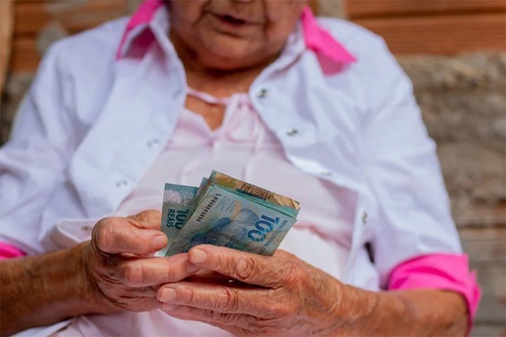 Caixa inicia hoje (18) pagamento do Bolsa Família de agosto