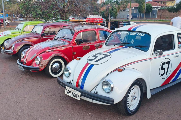 RetrocarMS 2025 reúne carros antigos, música e solidariedade em Campo Grande
