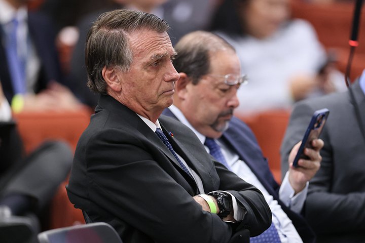 STF retoma julgamento de Bolsonaro com voto de Luiz Fux nesta quarta; assista ao vivo