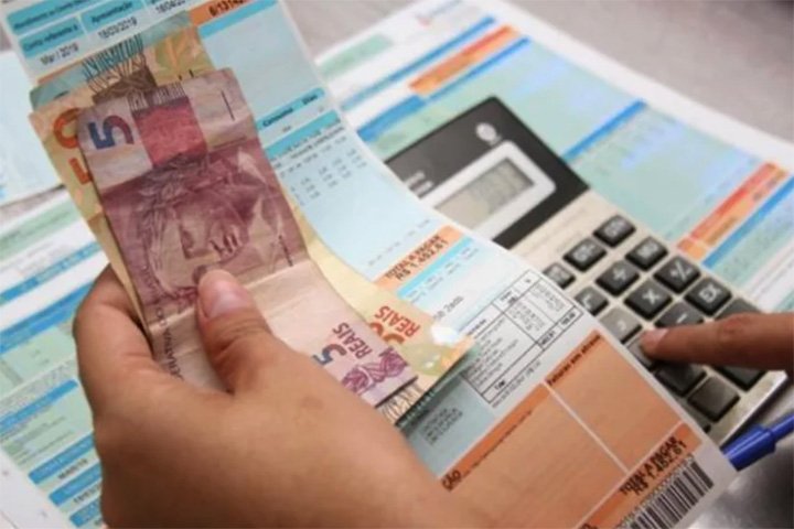 Bandeira vermelha patamar 2 segue em setembro com R$ 7,87 a mais a cada 100 kWh consumidos