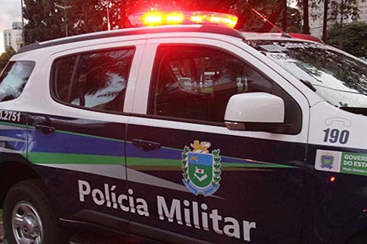 Homem invade casa, agride ex-esposa na frente dos filhos e tenta levar bebê em Dourados