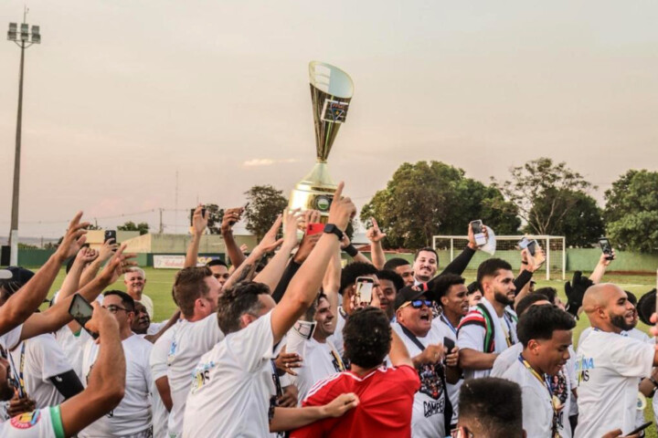 Bataguassu é campeão da Série B com goleada histórica e festa no Estádio João de Souza