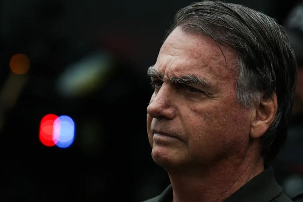 Moraes libera visitas dos filhos a Bolsonaro na PF em meio a pedidos por prisão domiciliar