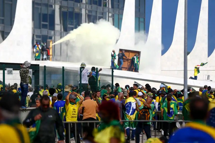 Câmara aprova redução de penas para condenados do 8 de Janeiro e envia projeto ao Senado