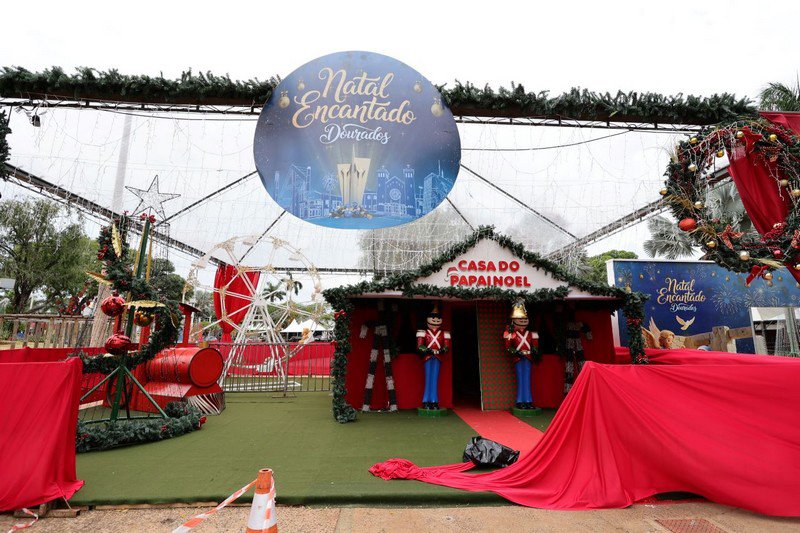 Chuva faz prefeitura adiar abertura do “Natal Encantado Dourados”, lançamento acontece nesta terça às 20h15