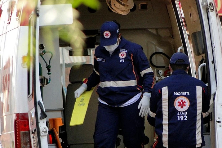 Descarga elétrica mata caminhoneiro durante operação de carga na BR-163, em São Gabriel do Oeste