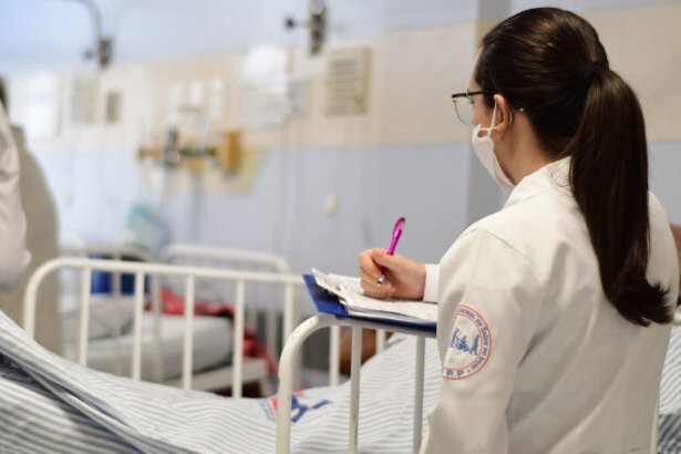 CFM avalia barrar registro de médicos com baixo desempenho no Enamed