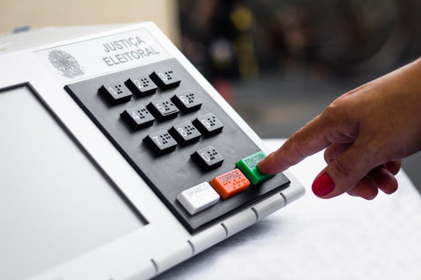 Prazo para regularizar o título de eleitor termina em 6 de maio e define participação nas Eleições 2026
