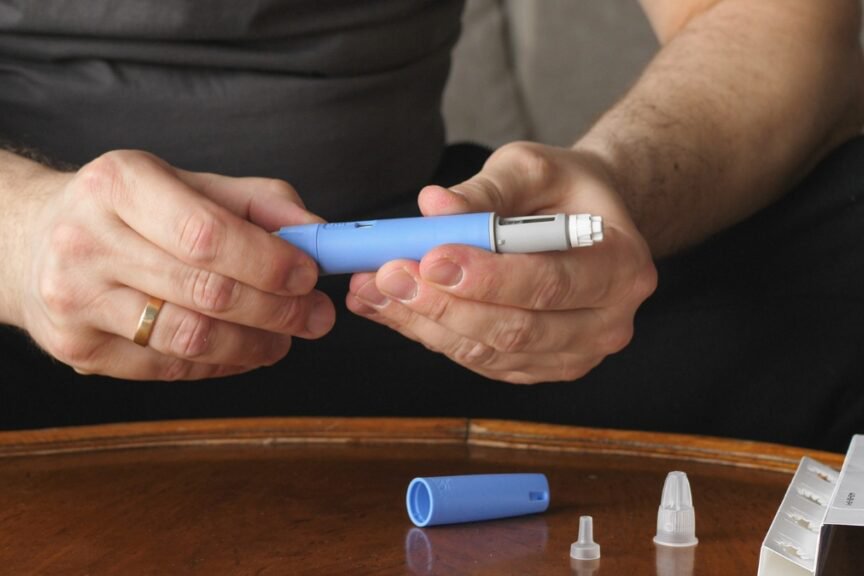 Anvisa aponta risco de pancreatite em uso inadequado de canetas emagrecedoras