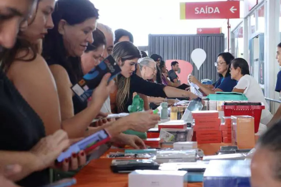 Celulares, roupas e perfumes: bazar solidário dias 12 e 13 ajuda projeto nas Moreninhas