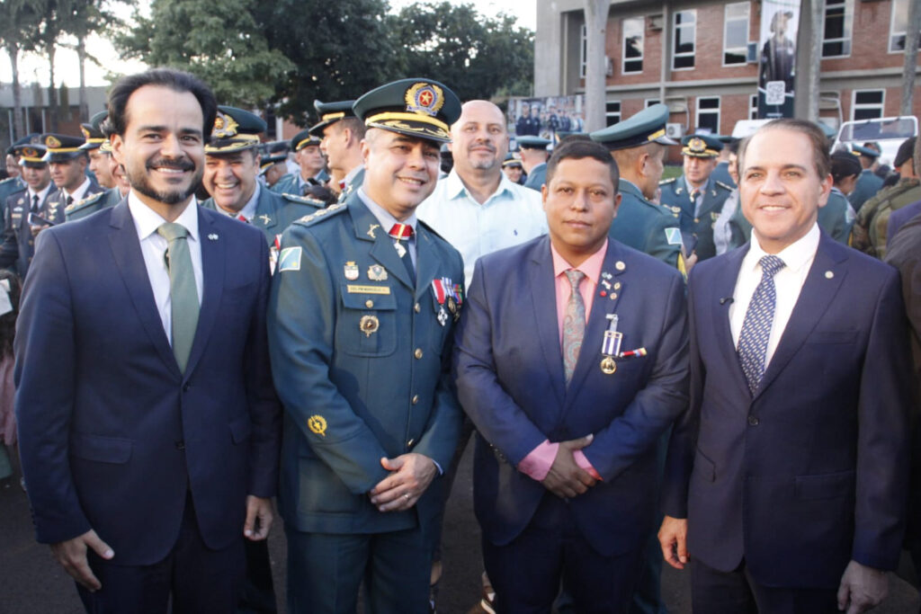 Liderança na segurança pública rende a Irwing Ferreira homenagens do Exército e da Polícia Militar