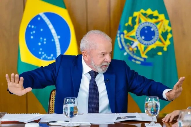 Lula aciona urgência no Congresso para acelerar proposta contra escala 6×1
